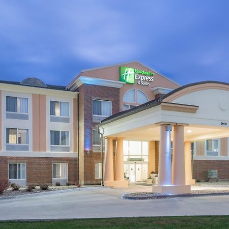 Holiday Inn Express Hotel & Suites Ames By Ihg Esterno foto