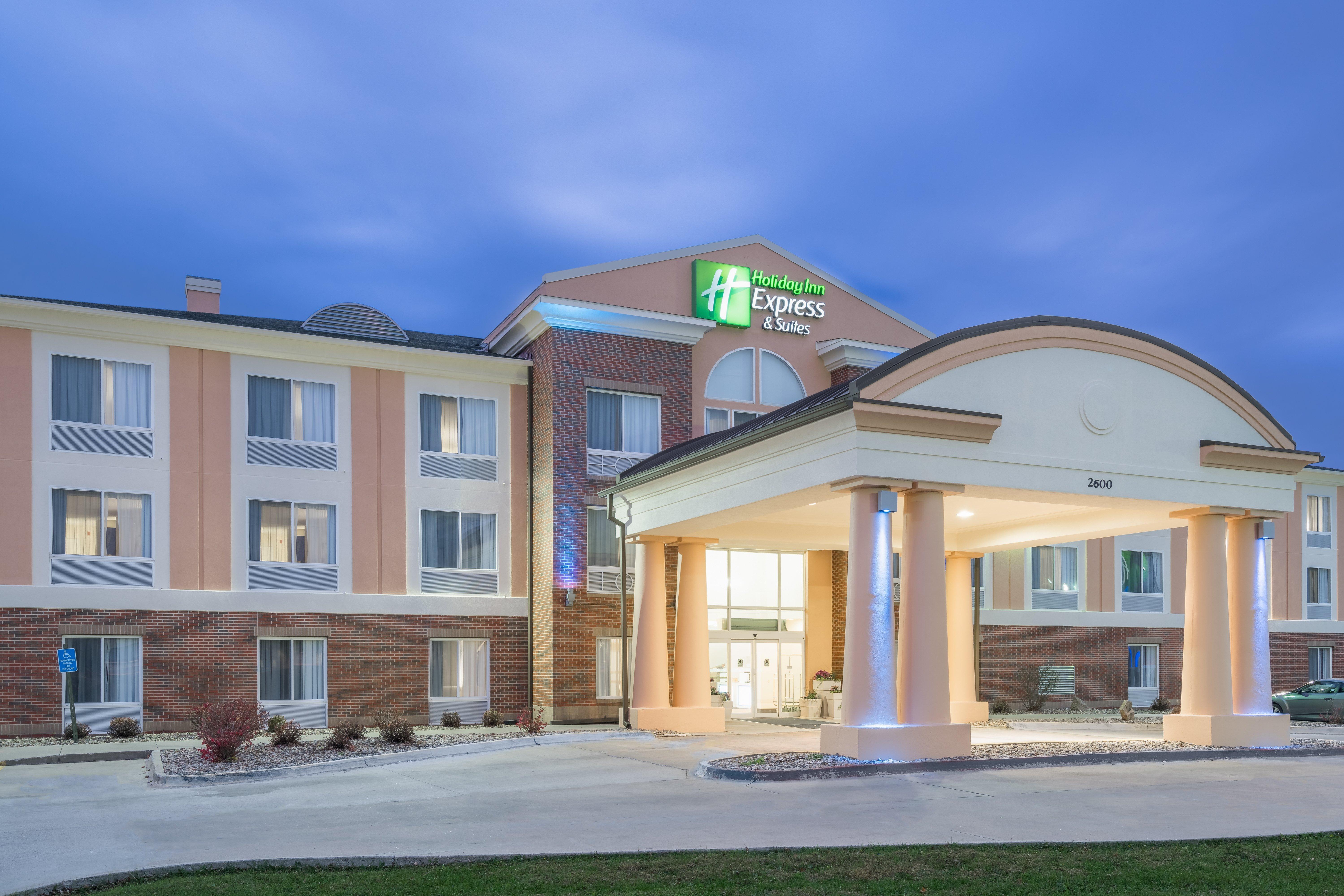 Holiday Inn Express Hotel & Suites Ames By Ihg Esterno foto