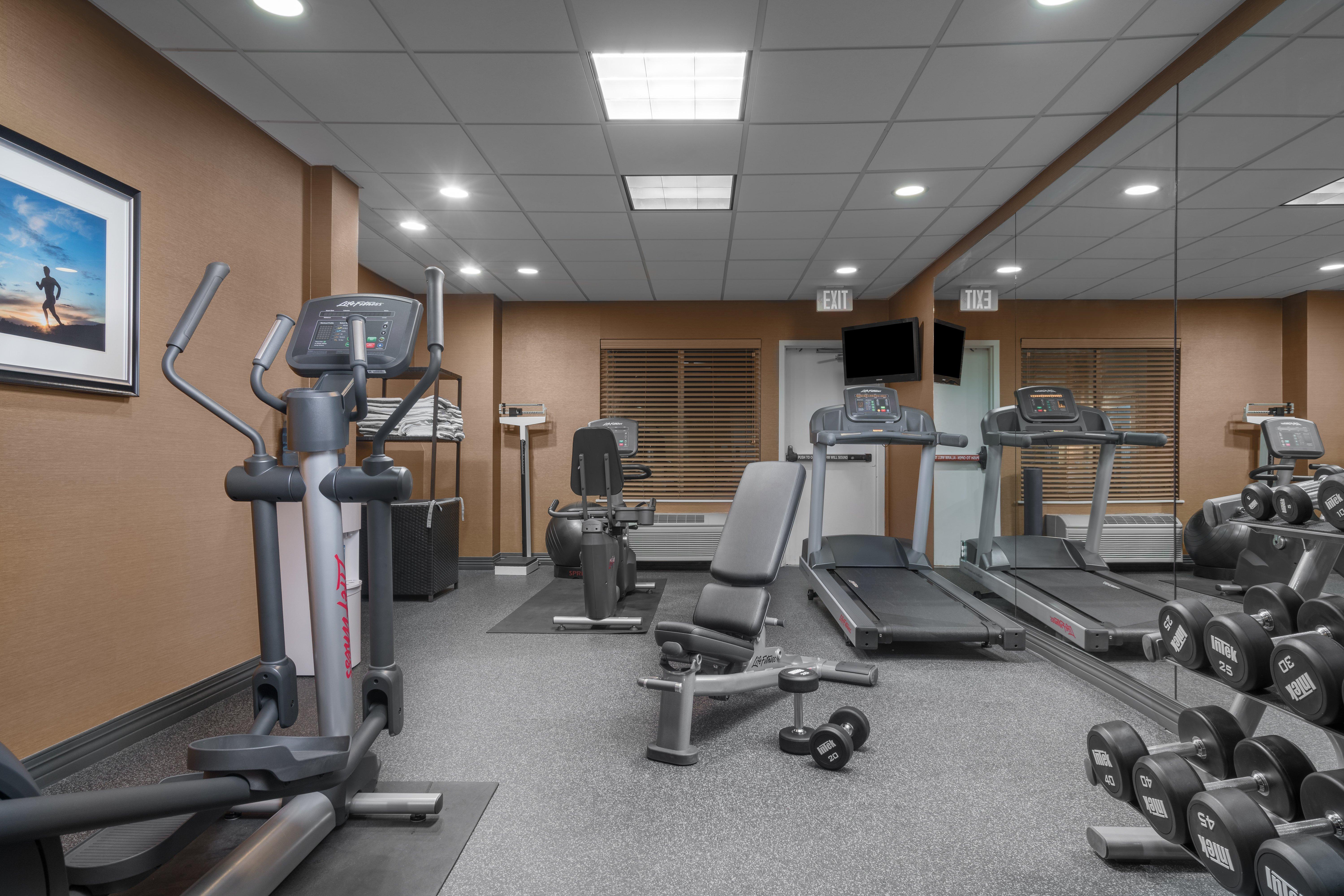 Holiday Inn Express Hotel & Suites Ames By Ihg Esterno foto
