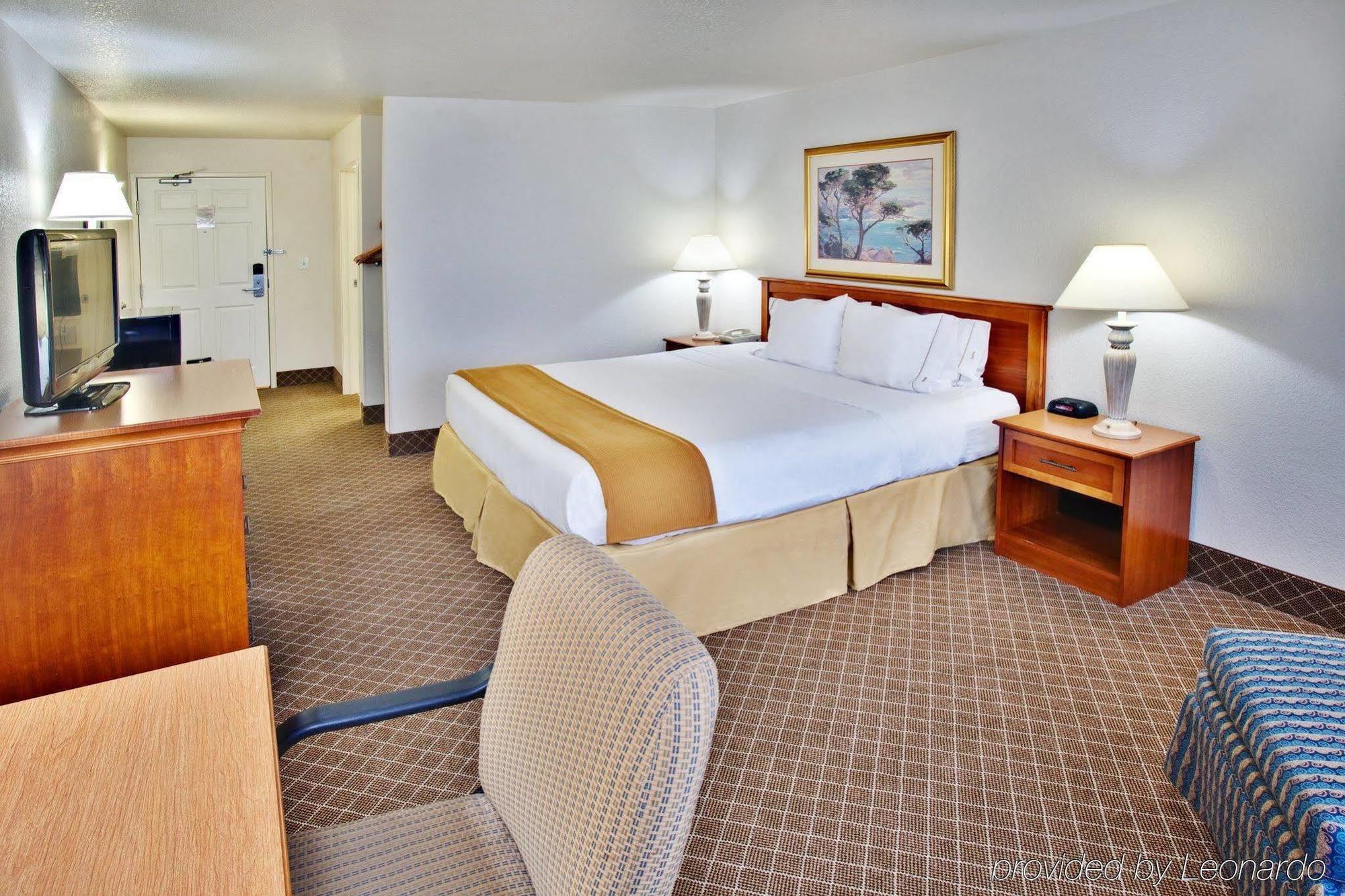 Holiday Inn Express Hotel & Suites Ames By Ihg Esterno foto
