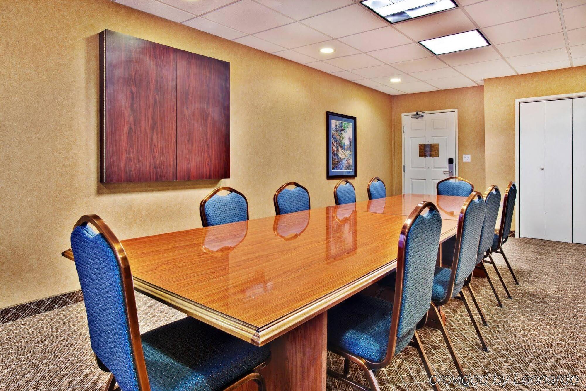 Holiday Inn Express Hotel & Suites Ames By Ihg Esterno foto