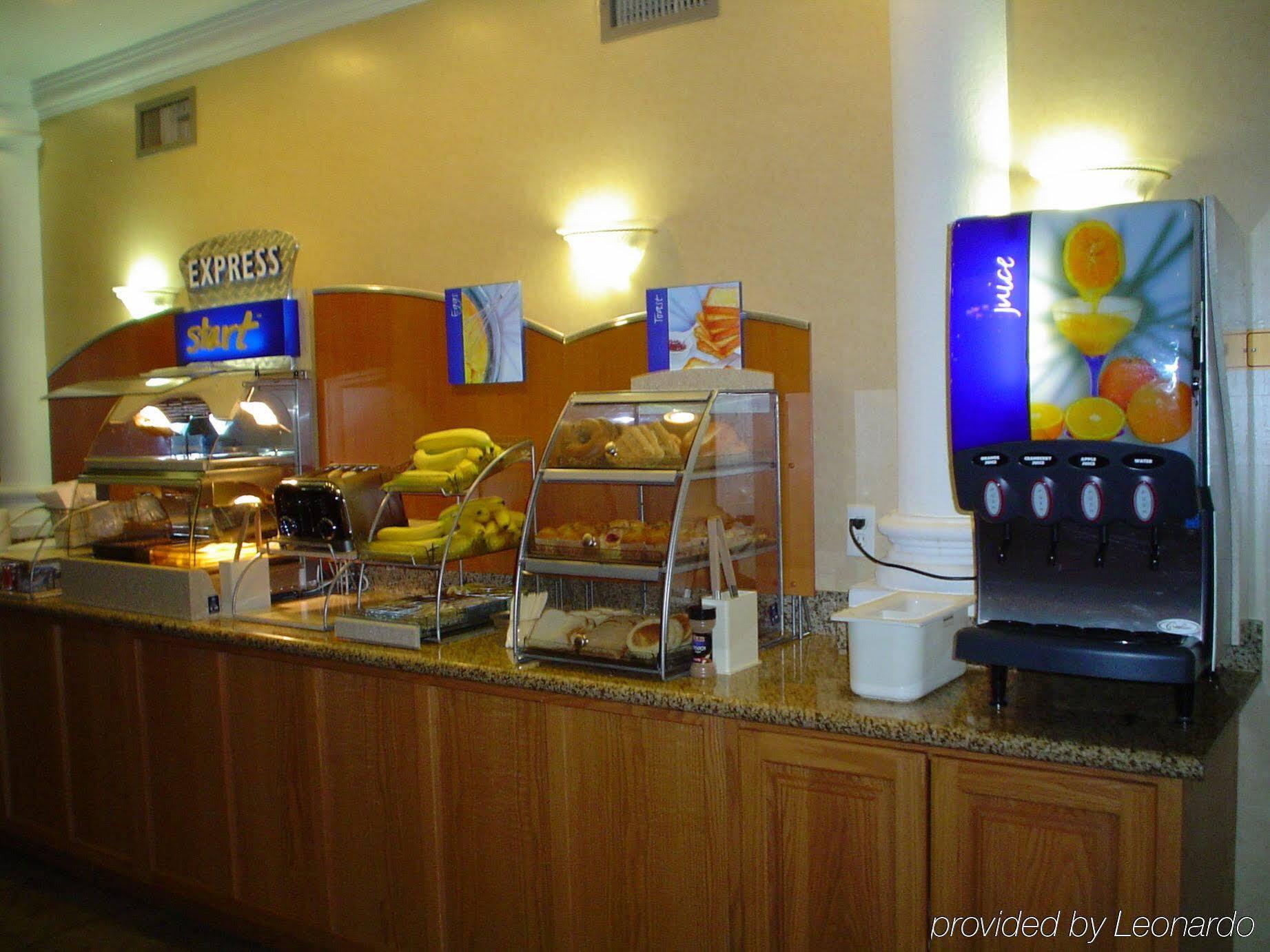Holiday Inn Express Hotel & Suites Ames By Ihg Esterno foto