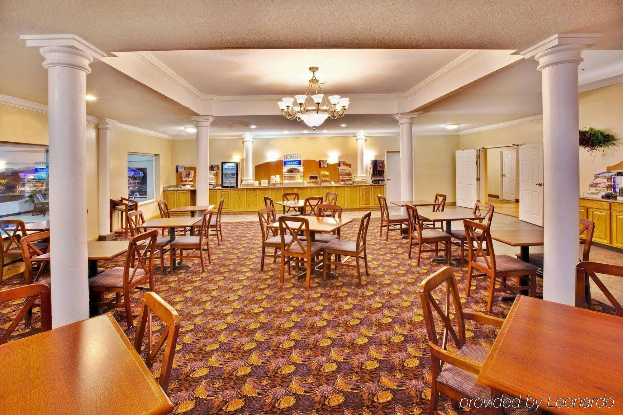 Holiday Inn Express Hotel & Suites Ames By Ihg Esterno foto
